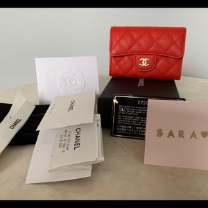 ❌SOLD❌ Chanel 19C Snap Cardholder in Red